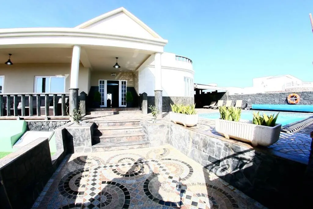 הקונטקטים של Casa Villa Portuguesa